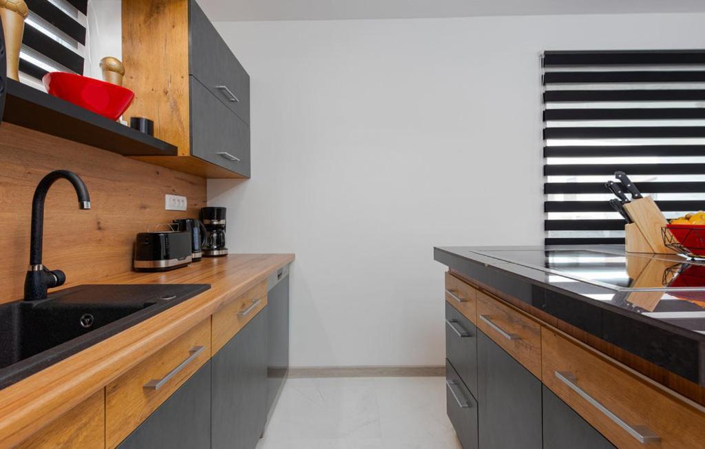Luxurioeses Penthouse Welle Mit Whirlpool, Grill Und Meerblick Вир Екстериор снимка