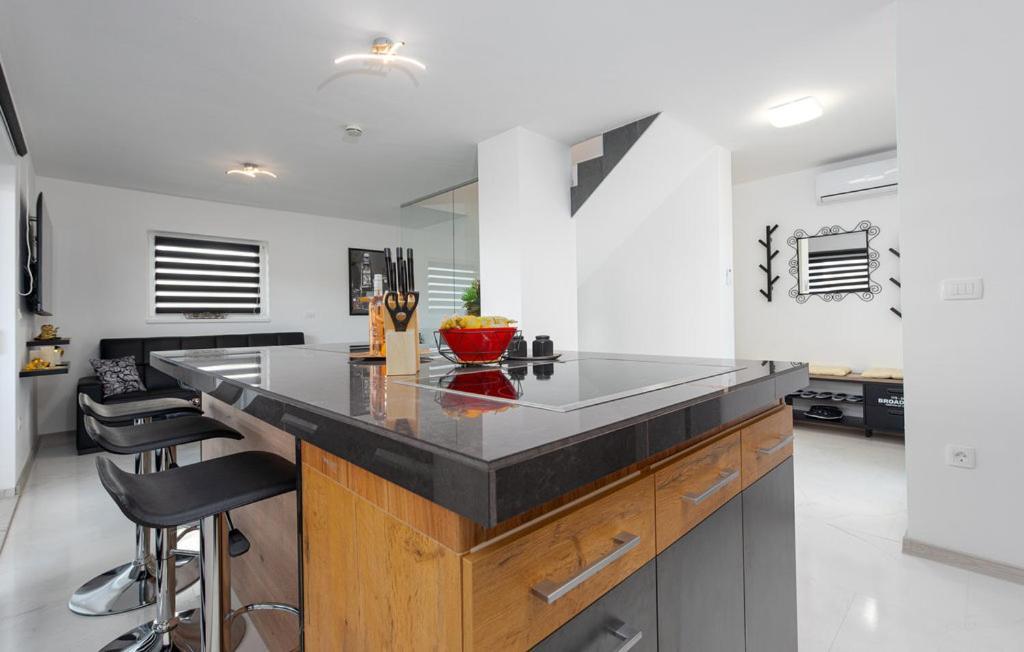 Luxurioeses Penthouse Welle Mit Whirlpool, Grill Und Meerblick Вир Екстериор снимка